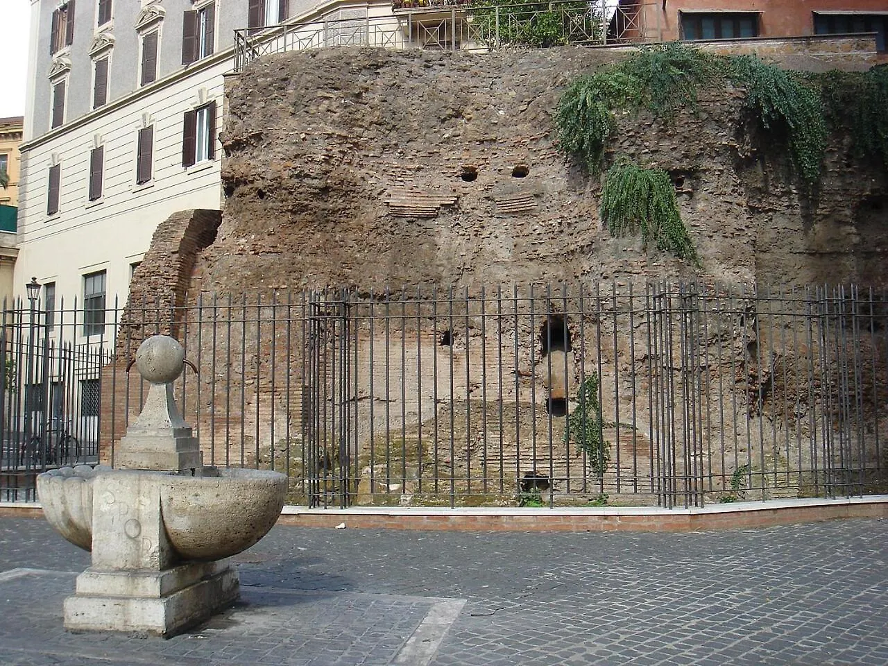 Iside Apt At Colosseum -2 Bedrooms 2 Bathrooms Rome